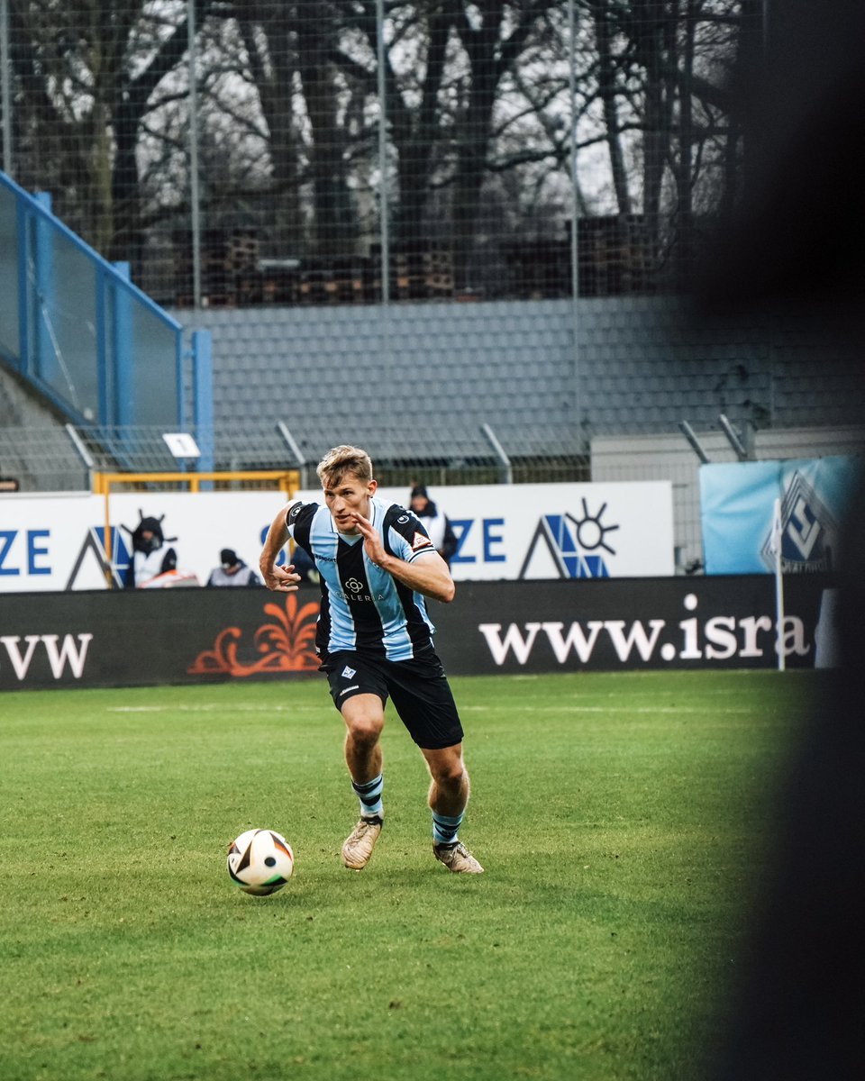 svw07's tweet photo. Schön, dich wieder auf dem Platz zu sehen, Malte! ✊🏼
Nach seiner Innenbandverletzung stand Malte Karbstein gegen Cottbus erstmals seit August wieder auf dem Feld. 💪🏼
_____________
#svw07 #wirsindwaldhof #MK15 https://t.co/rWEfiARf7P
