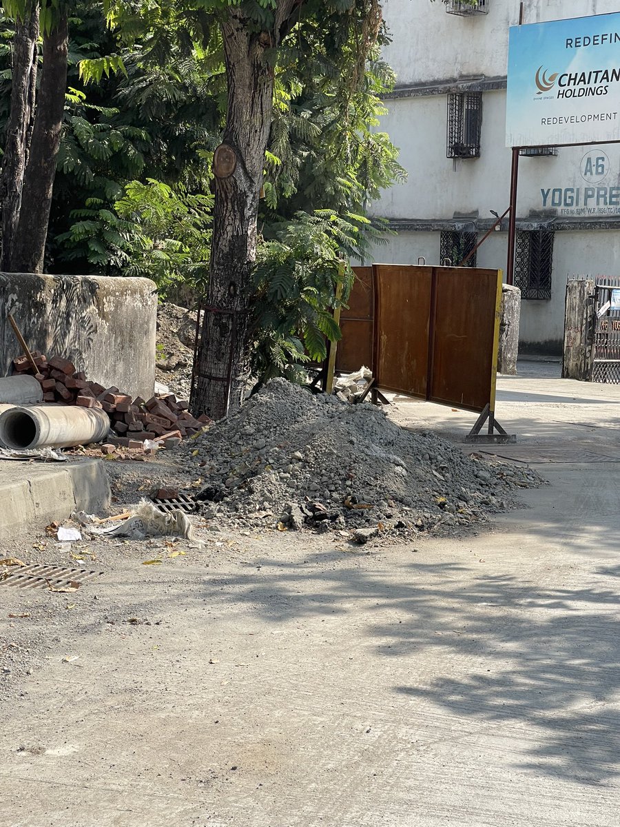 rahilcr7's tweet photo. @dsoni0087 @mybmc @mybmcWardRN @nitin_gadkari @PiyushGoyal @mybmcRoads @SanjayRupadhyay @Dev_Fadnavis @nitin_gadkari 
Respected Sir, below pictures show the condition of road in yogi nagar near yogi castle. The barricades and the dirt has not been removed since a month now. I request you to please assist with this matter. Thank you and appreciate the help. https://t.co/Nd62MMwORL
