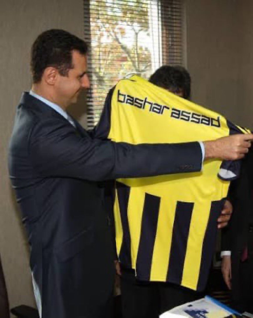 Bende diyorum bu Beşar Esad savaşı neden kaybetti !! Meğerse 2012 de fenerli olmuş…