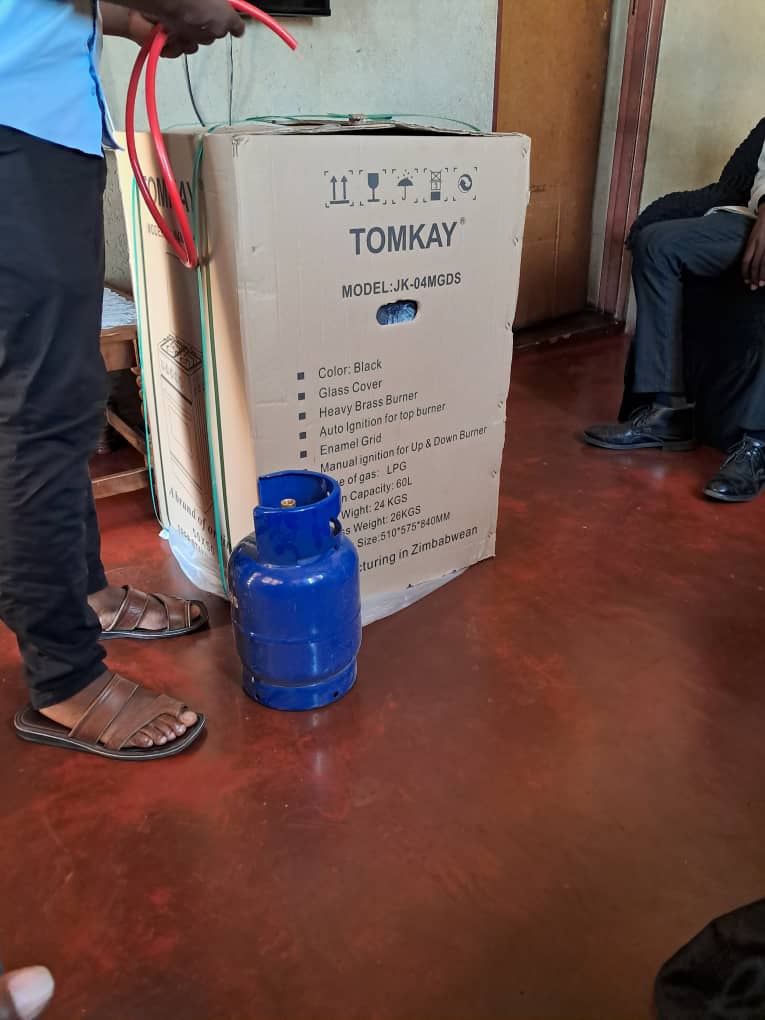 missiongoweb's tweet photo. Mission Go's token of appreciation to Mrs Mango of Zvido, Mutoko for hosting and keeping MG evangelists since 2022
#mission #mutoko #reachingtheunreached #adventist #sda #zimbabwe๐ฟ๐ผ https://t.co/FIo72QU6dF