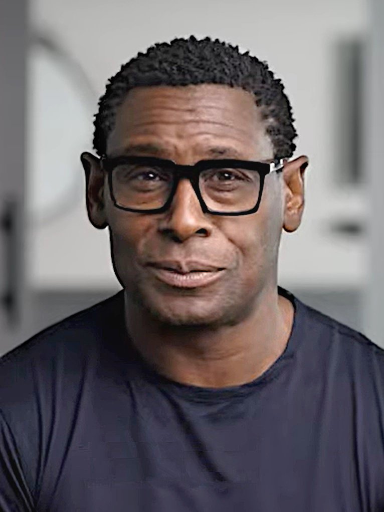 daveainsworth63's tweet photo. Happy birthday to the talented British actor David Harewood who was born on this day in 1965. #DavidHarewood #Homeland #TheVice #Fatherbaby #Minder #AlwaysAndEveryone #FatFriends #Hustle #DoctorWho #Supergirl #TheNightManager #Ballykissangel #KavanaghQC https://t.co/G43QN4dkzh