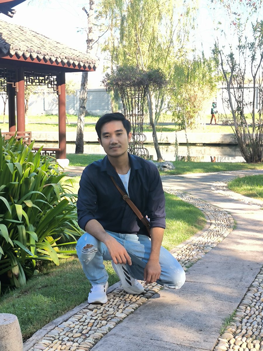 ဘုရင့်ပန်းခြံ ....😘😘😘