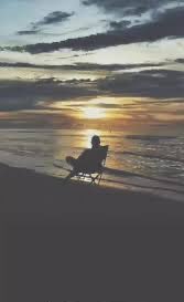 عليك السلام وخالص الشكر والتقدير
يا صمت.. تهاوت نبرة البوح من دونه

ترى الصمت بعض احيان نوع من
التعبير
لا شفت الكلام اكبر..من اللي يقولونه