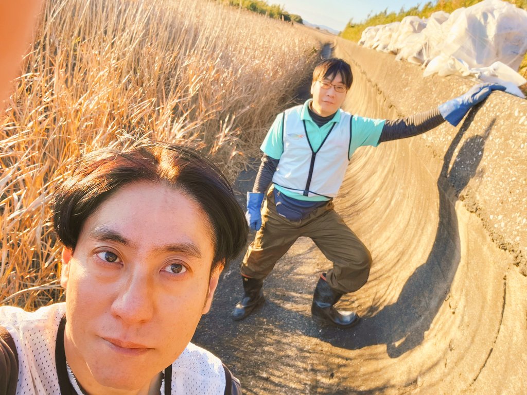 Rainbow_Fish00's tweet photo. 今年最後の盤洲干潟ゴミ拾いの成果は⁉️
45㍑×26袋でした‼️✨
そして今年最後のどや顔です🤣 https://t.co/JykOlQJgPp