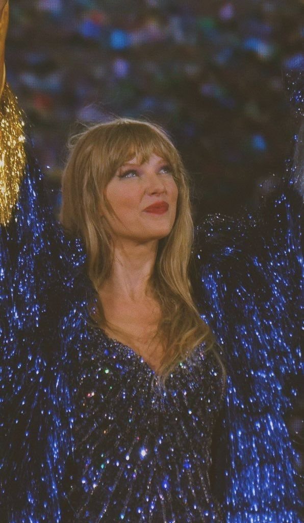 TSUpdating's tweet image. The Eras Tour will officially end in 24 hours.