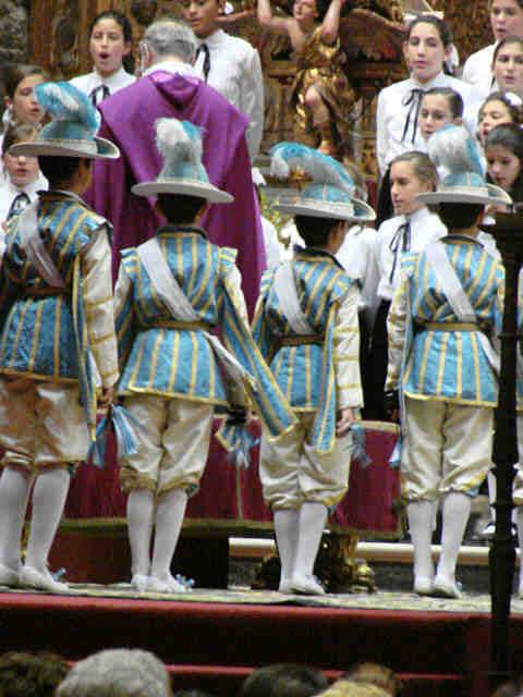 DominguezArjona's tweet photo. BAILE DE LOS SEISES OCTAVA DE LA INMACULADA https://t.co/gidZDuCMr9 #Sevilla #InmaculadaConcepción #Inmaculada #seises #tradiciones https://t.co/GwkASbgzCU