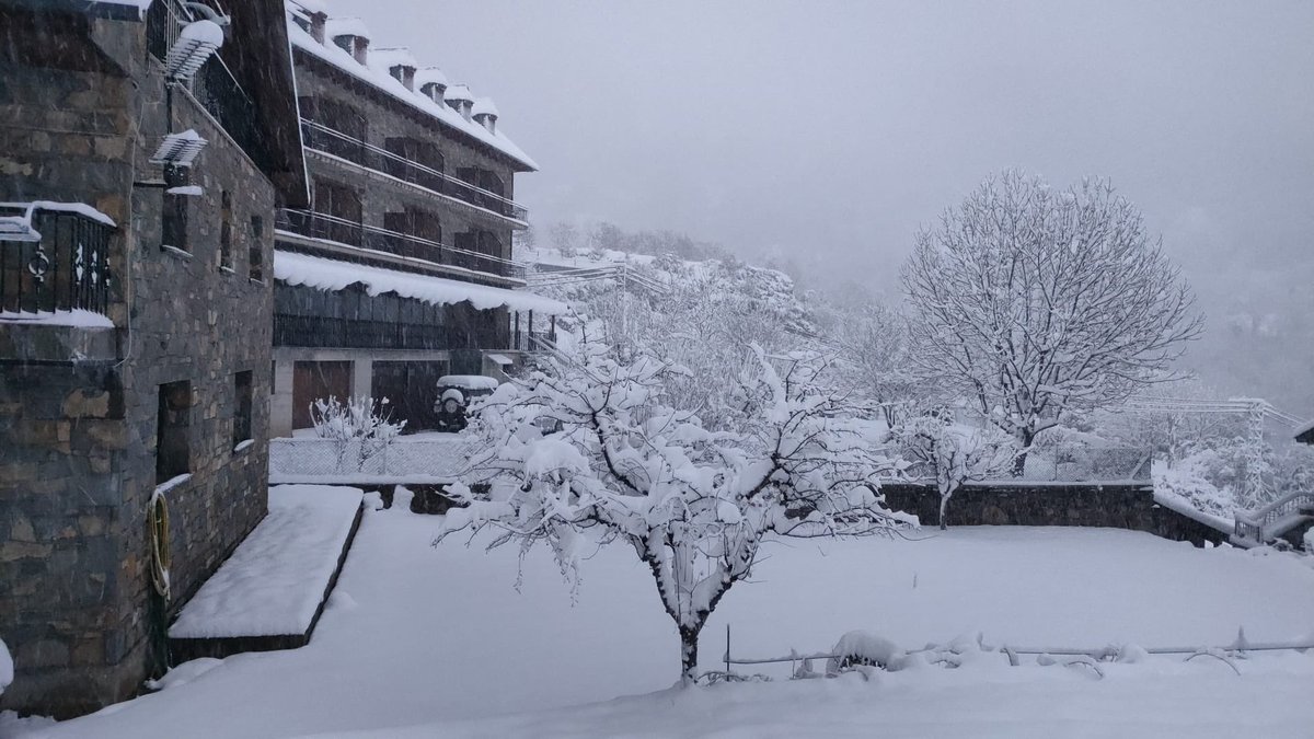 Lucia Mur (@meteosaravillo) on Twitter photo San Juan de Plan, esta mañana 8 de diciembre.
<a href="/sibilafc/">Silvia Ferrer</a> <a href="/MeteoredES/">Meteored | tiempo.com</a> <a href="/AEMET_Aragon/">AEMET_Aragón</a> <a href="/Cris_Lop_deVal/">Cris López de Val</a> <a href="/samuel_biener/">Samuel Biener</a> <a href="/meteobenas/">Dani Mora</a> San Juan de Plan, esta mañana 8 de diciembre.
<a href="/sibilafc/">Silvia Ferrer</a> <a href="/MeteoredES/">Meteored | tiempo.com</a> <a href="/AEMET_Aragon/">AEMET_Aragón</a> <a href="/Cris_Lop_deVal/">Cris López de Val</a> <a href="/samuel_biener/">Samuel Biener</a> <a href="/meteobenas/">Dani Mora</a>