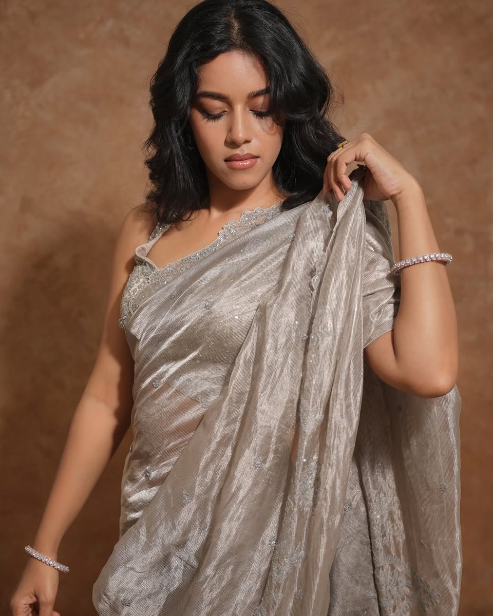 OnlyHeroines's tweet photo. #MirnaliniRavi 💖 https://t.co/4RsCsVUpMl