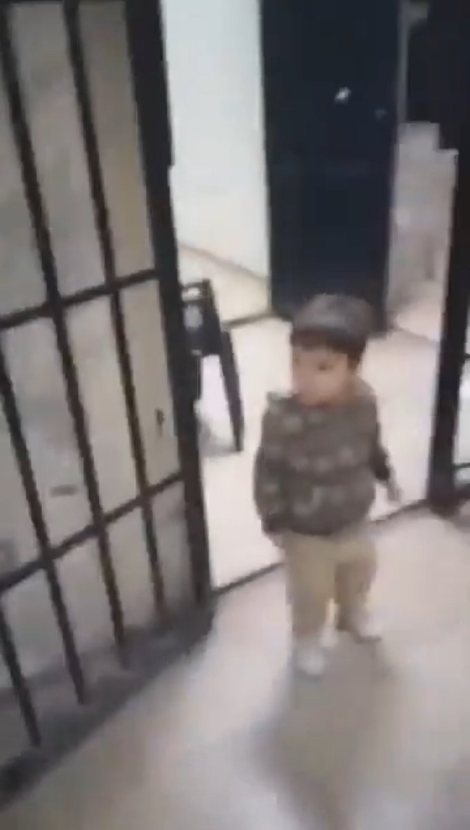 احد المحررين من سجون المجرم ابن المجرم عليهما لعائن الله.

لا حول ولا قوة الا بالله ..