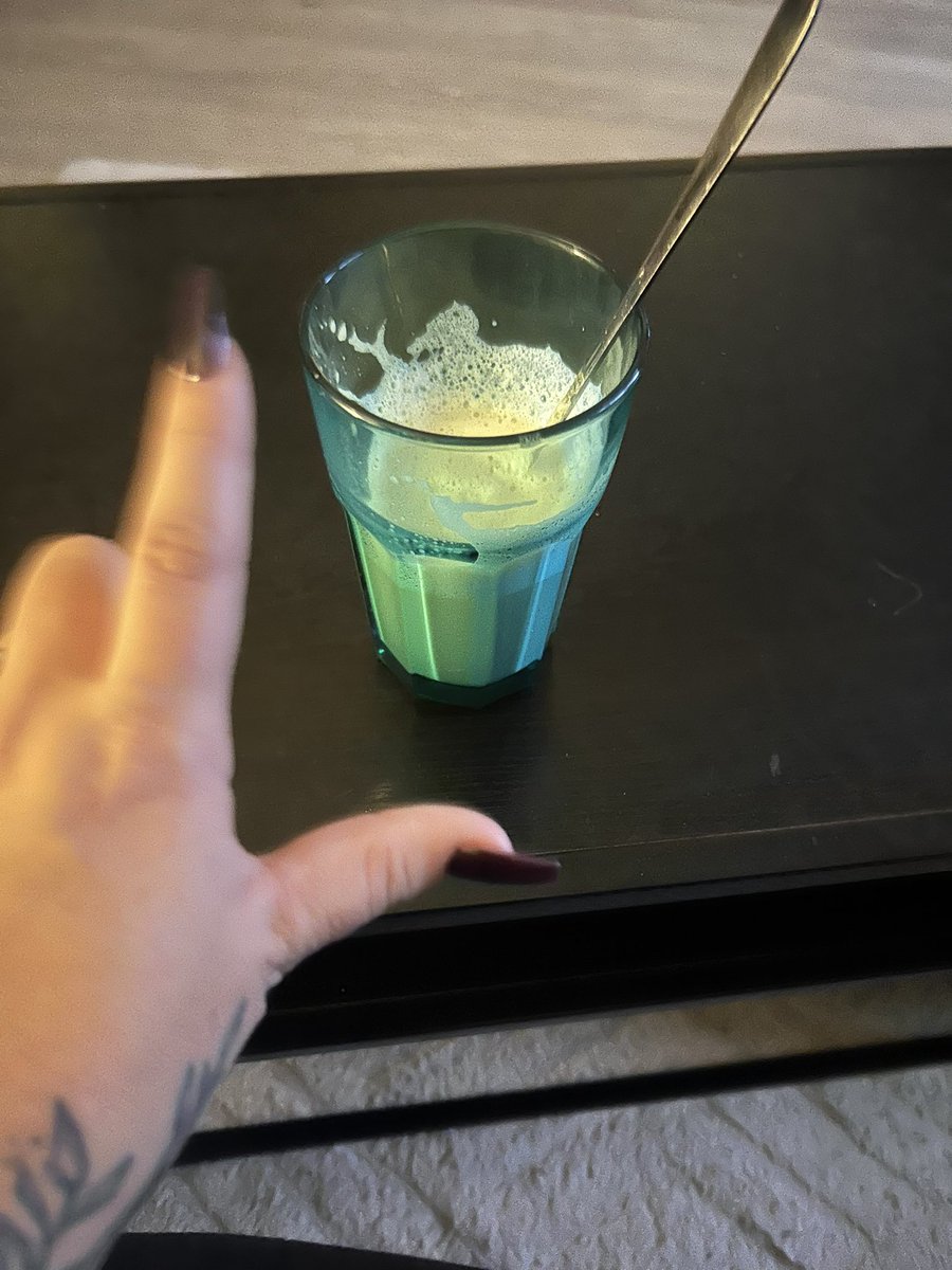 Guten Morgen looser Volk 

#findom #moneydom ##fußsklaven