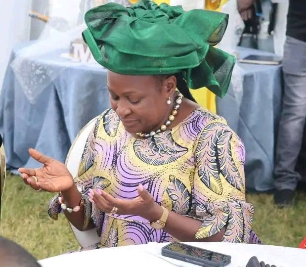 MuhandaElsie's tweet photo. "No matter what the devil touches never let him Touch your Worship. Your worship is your Warship."
Blessed Sunday my lovely people❤️
#GraceInEveryStep https://t.co/bLr3d8EffW