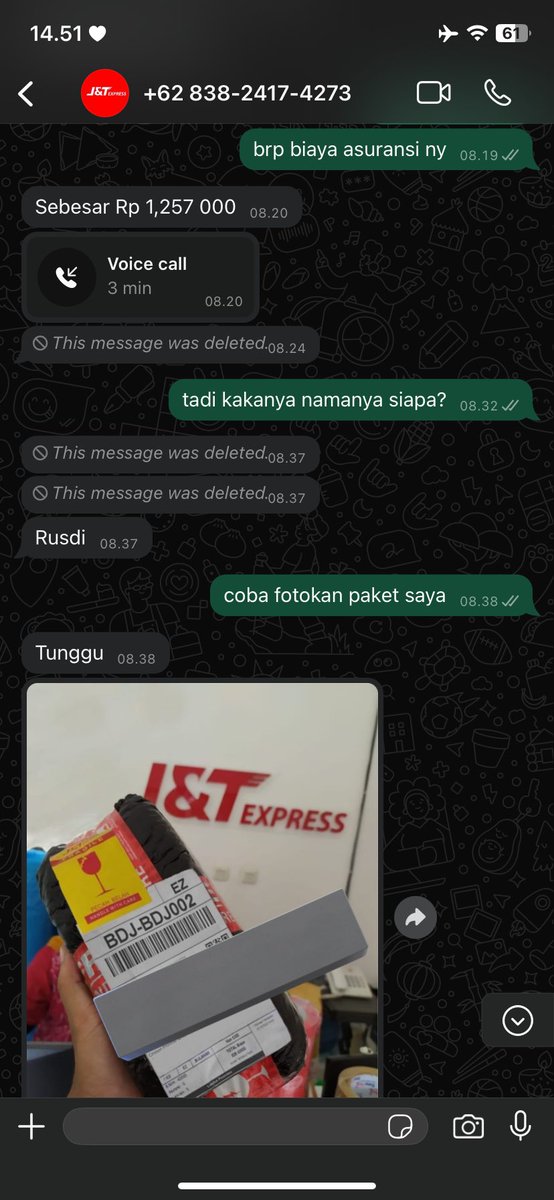 _bukanpermen's tweet photo. @jntexpressid emang bener ya kita harus bayar asuransi? bukannya kalo asuransi itu terserah customer ya mau pakai atau engga. pas awal bilang namanya Rusdi terus pas telfon ganti Jadi Taufik. https://t.co/EqZ3kMBMRF