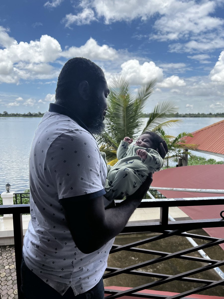 barkervogues's tweet photo. This is a mandate to restore the dignity of the Ghanaian.

This is a mandate to restore our dignity. Do not waste it @JDMahama. 

What I have lost, I leave to God! Ghana has always been worth it! 

May my Son understand the sacrifices I have made for his tomorrow! https://t.co/ECROPADlf2