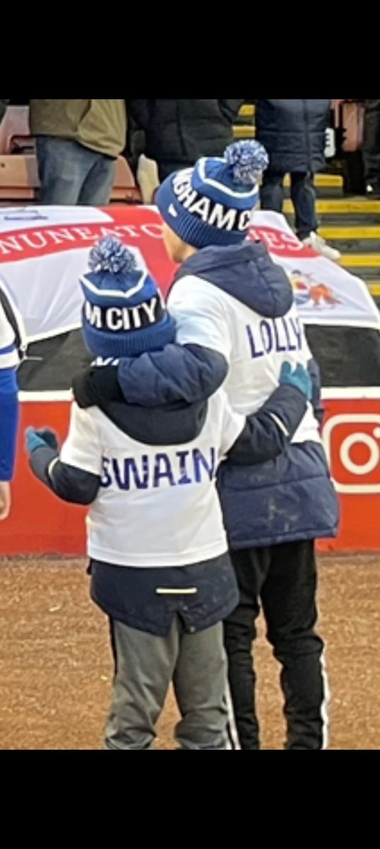 Thank you <a href="/BCFC/">Birmingham City FC</a> for organising flag day yesterday and remembering all those who have left us. Emotional to see my old mate <a href="/Swaino/">Swaino</a> on one of the shirts. Thank you everyone involved <a href="/BarnsleyFC/">Barnsley FC</a> @PunjabiBlues