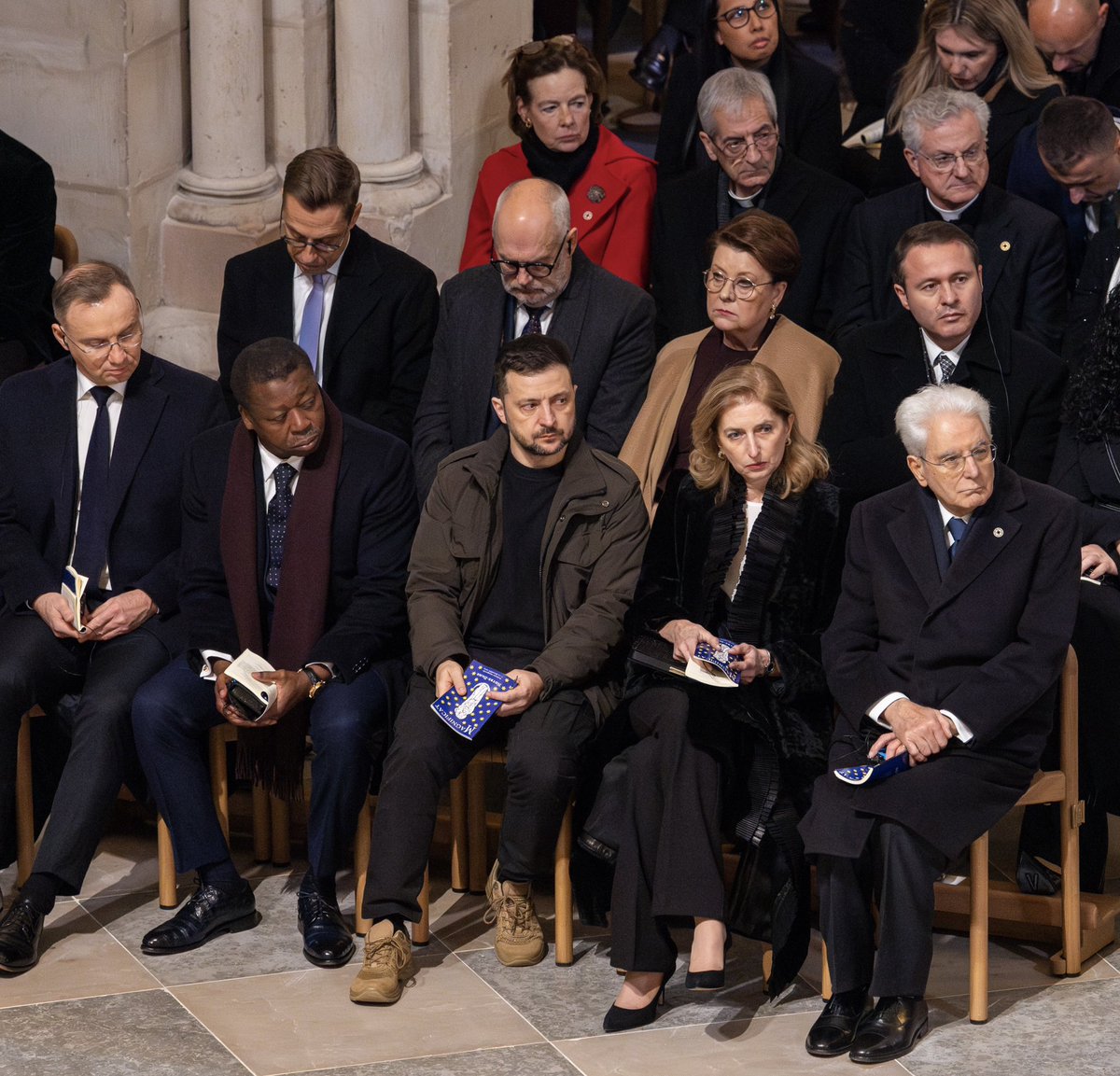 alexstubb's tweet photo. An honour to participate at the re-opening of the Notre Dame Cathedral. Followed by a dinner at the Élysée Palace. A good opportunity to discuss current affairs with colleagues.

Kiitos mahdollisuudesta osallistua Notre Damen katedraalin avajaisiin presidentti Emmanuel Macron.

Tack för möjligheten att delta i återinvigningen av Notre-Dame-katedralen president Emmanuel Macron.

Kuvat: France Diplomatie