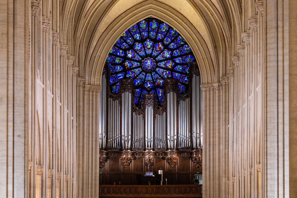 alexstubb's tweet photo. An honour to participate at the re-opening of the Notre Dame Cathedral. Followed by a dinner at the Élysée Palace. A good opportunity to discuss current affairs with colleagues.

Kiitos mahdollisuudesta osallistua Notre Damen katedraalin avajaisiin presidentti Emmanuel Macron.

Tack för möjligheten att delta i återinvigningen av Notre-Dame-katedralen president Emmanuel Macron.

Kuvat: France Diplomatie