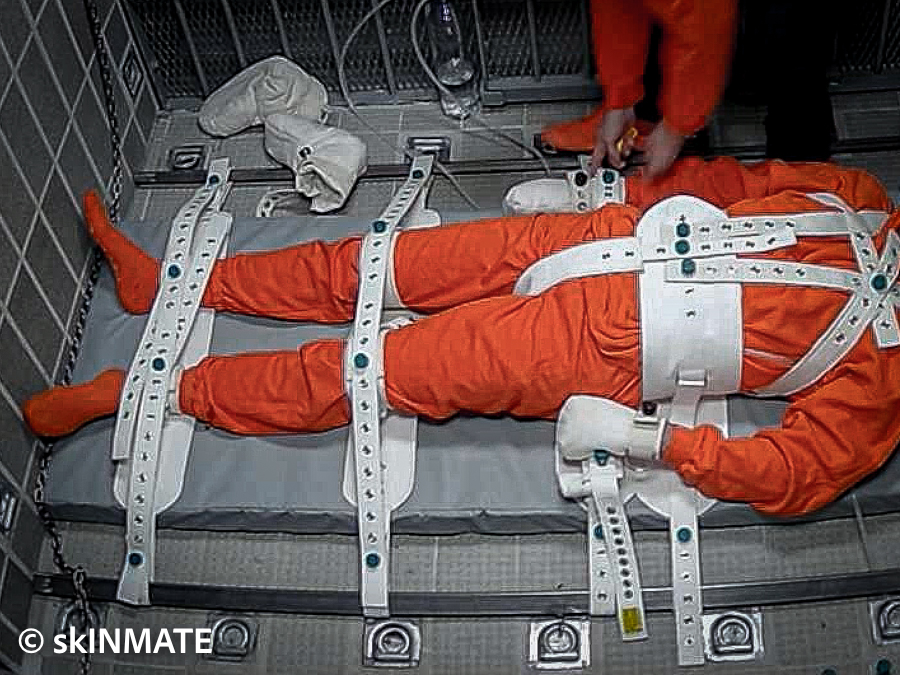 skINMATE's tweet photo. At first, the Segufix bed restraints feel secure, almost comforting—like being held in place to heal. But then, the calm shatters. The need to move, to escape, becomes unbearable. Yet you’re stuck, knowing there are days left to endure before recovery. Helpless, but no choice. https://t.co/ABXOWmB7Sf