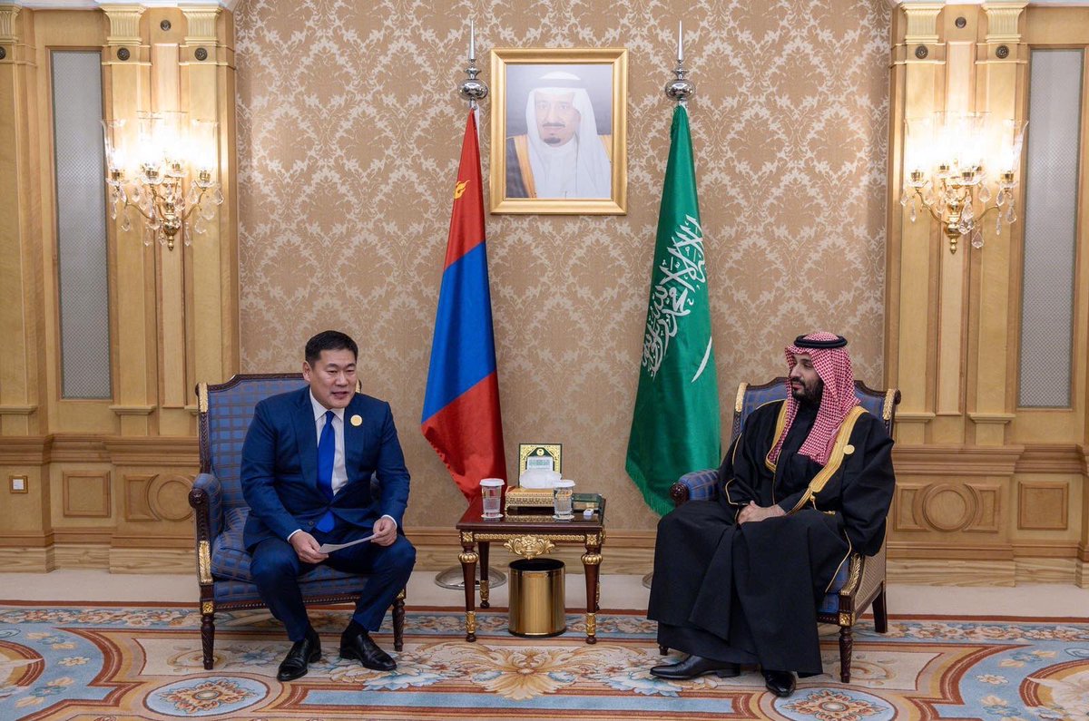OyunerdeneMN's tweet photo. It was a pleasure to meet with HRH Crown Prince Mohammed bin Salman during my visit to Saudi Arabia. In the words of the Crown Prince, “all success stories start with a vision”. @SaudiVision2030 is an impressive development programme that is bringing prosperity to Saudi Arabia, to the region, and internationally. From hosting EXPO 2030 and the 2034 FIFA World Cup, to building NEOM - a city of the future, the Crown Prince has proven himself to be a visionary leader.
 
Throughout the trip I strived to highlight the significant climate threat that desertification poses to Mongolia. The progress made at @Cop16Riyadh is a testament to the power of global unity in addressing this challenge. I’m proud to announce that Mongolia will host ‘COP17’ in 2026, reaffirming our commitment to climate action.