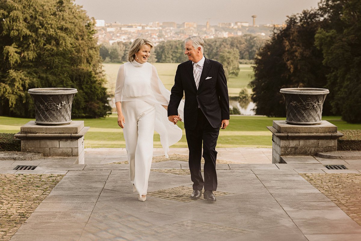 rwthofficial's tweet photo. 🇧🇪
#Belgium’s King Philippe and Queen Mathilde in a new photo released by the Royal House on the occasion of their 25th wedding anniversary on 4 Dec. 2024.
📸 Vlad VDK #RoiPhilippe #ReineMathilde #Belgiue #België https://t.co/nifbAYnMWE