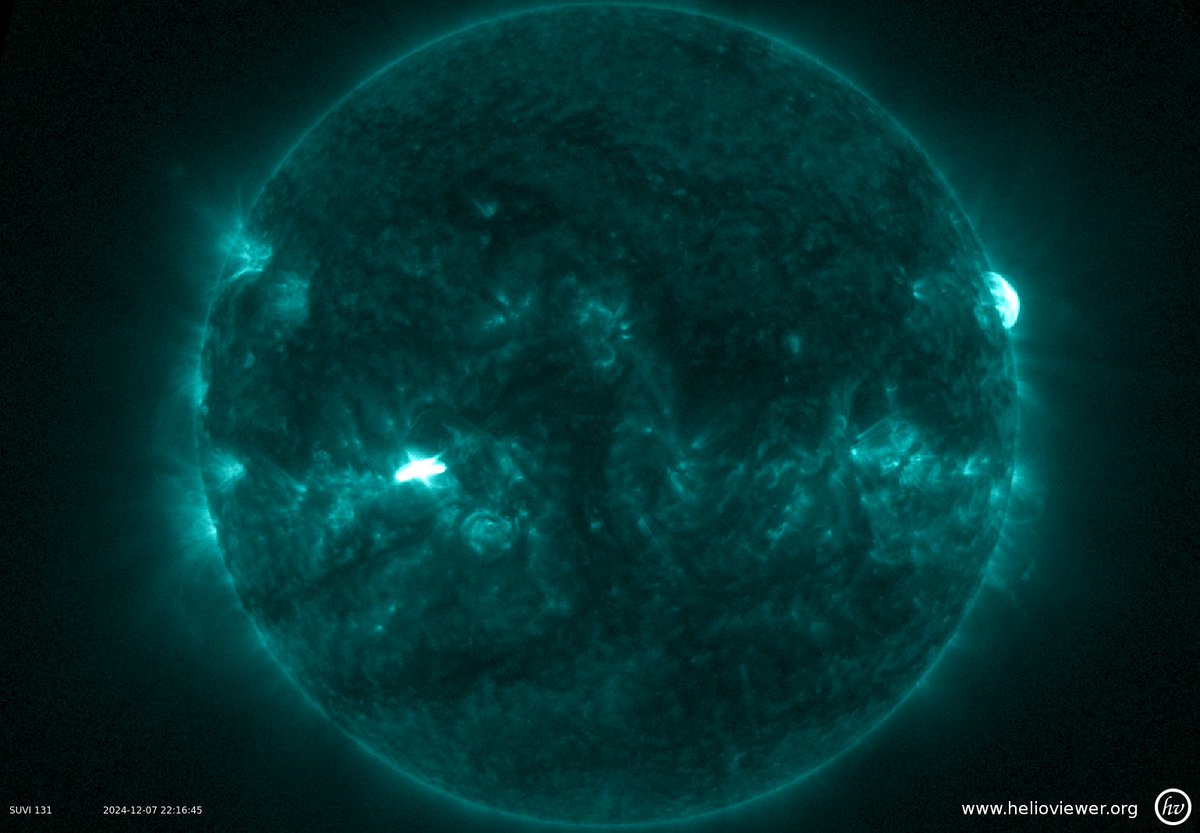 JAtanackov's tweet image. BOOM! Double flare peaking at M3.2 from active regions 3917 (E of the central meridian) and 3910 (on the W limb). Active region 3917 is approaching the central meridian and is in favourable position for Earth-directed flares and potentially CMEs. #solarmax