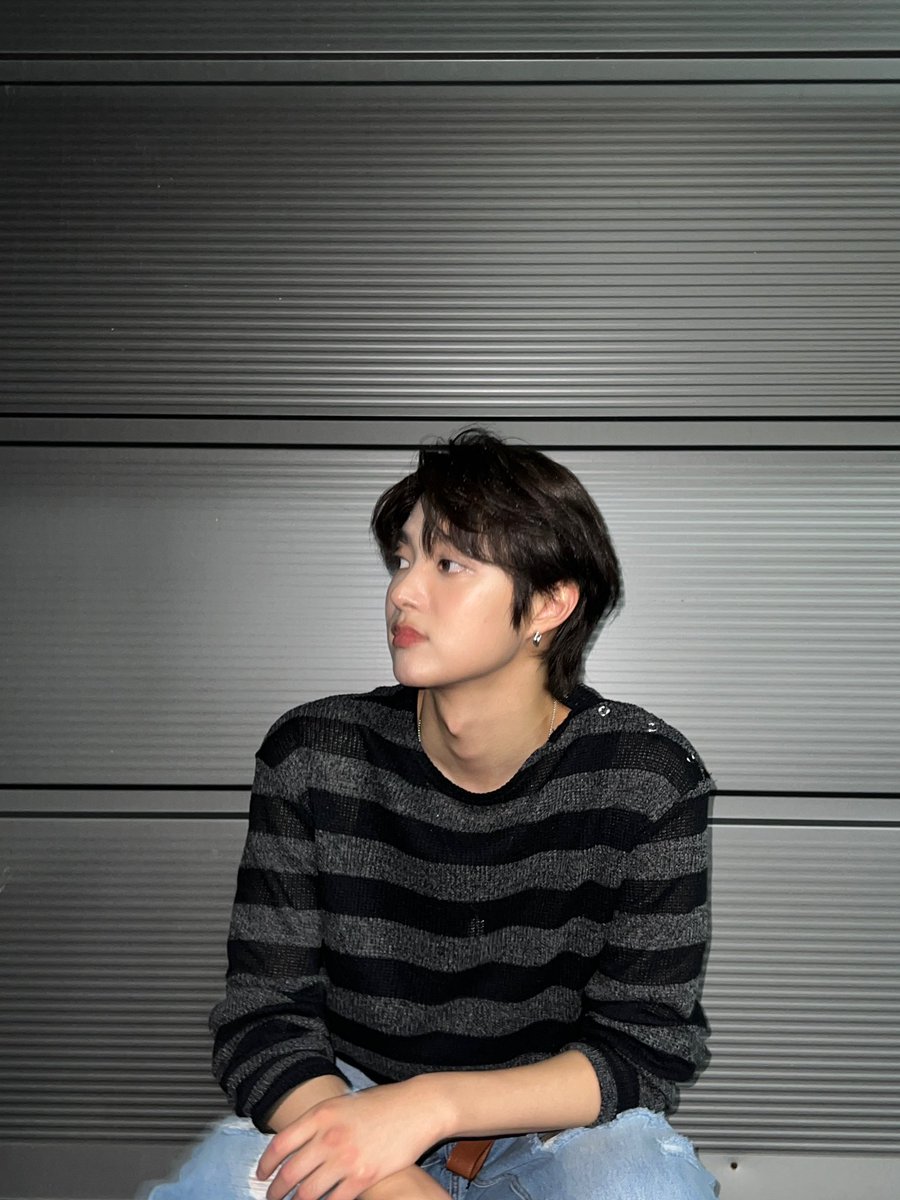 ej_Clothes's tweet photo. #의주 240828 앤팀인스타 의주

🏷️ LAURANT 로랑 Button stripe see through knit

💲 ￦29000

🔗 https://t.co/3N2ZsIhOvK

#andTEAM #의주 #ウィジュ https://t.co/YusZ9ATwxx