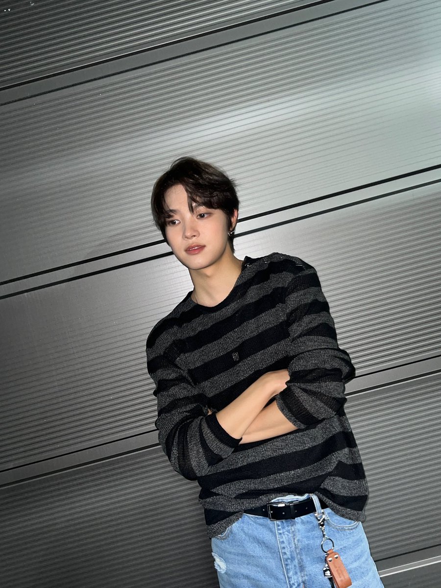 ej_Clothes's tweet photo. #의주 240828 앤팀인스타 의주

🏷️ LAURANT 로랑 Button stripe see through knit

💲 ￦29000

🔗 https://t.co/3N2ZsIhOvK

#andTEAM #의주 #ウィジュ https://t.co/YusZ9ATwxx