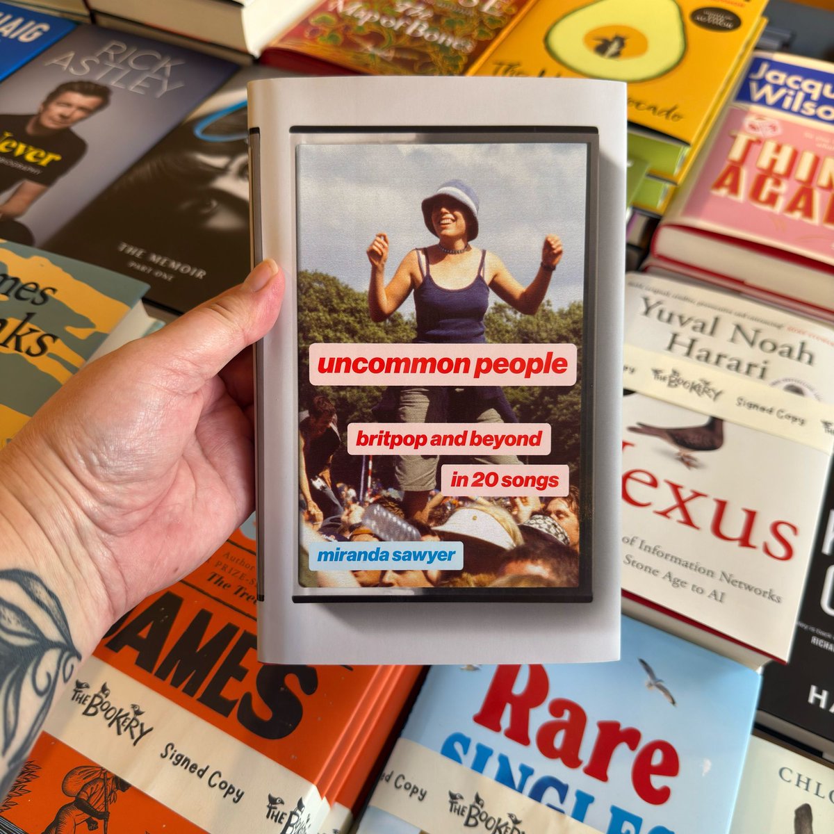 Miranda Sawyer's engaging pop history explores the mid-90s British music, through 20 key tracks &amp; their surprising stories. At The Bookery, her choices, from Sleeper's 'Inbetweener' to a classic like 'Bitter Sweet Symphony,' sparked debate ! uk.bookshop.org/a/280/97813998…