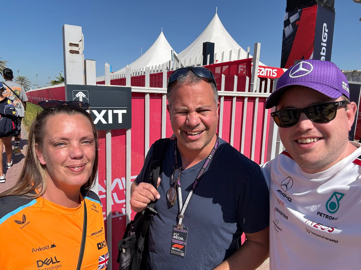 loopylis28's tweet photo. Absolutely blown away by your kindness and patience when you’re working! @NicoRosberg do you have a spare 60 seconds? 

Thank you to the whole @SkySportsF1 team at #AbuDhabiGP this was a one off special birthday trip and you’ve taken it to the next level! https://t.co/H9VugJQfDA