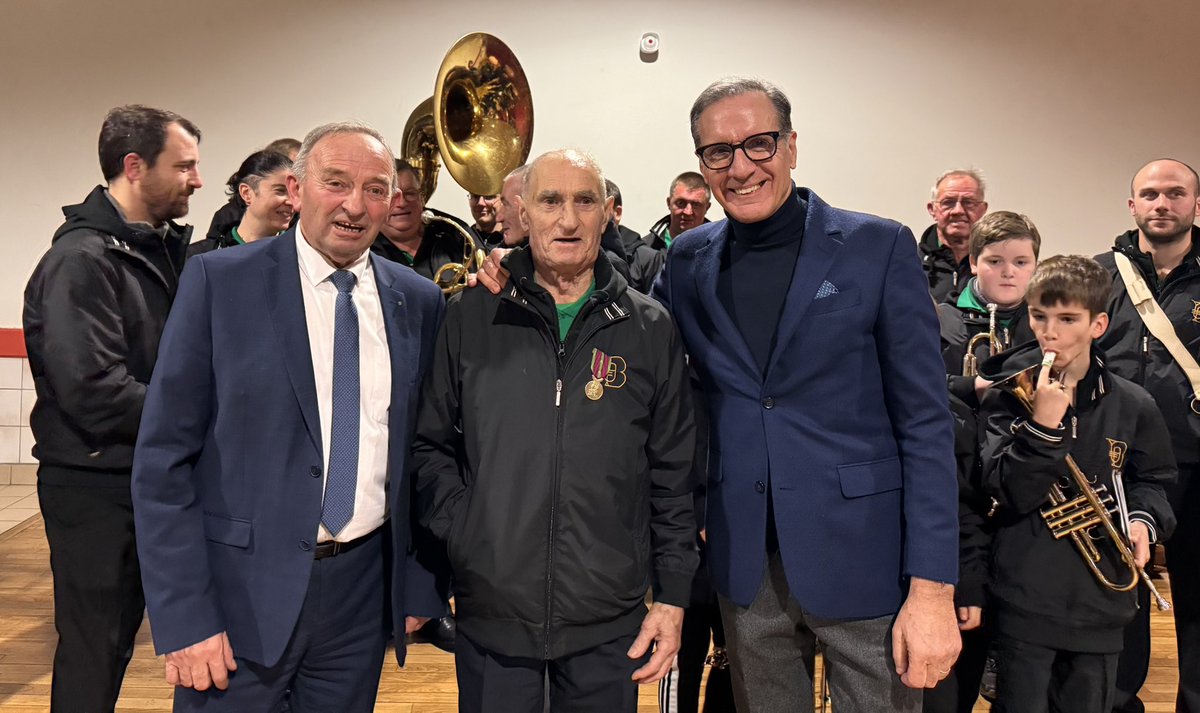 yfavennec's tweet image. 3 cérémonies de Ste Barbe hier après-midi à Ernée, St Pierre des Landes et Juvigné. De belles séquences de #solennité et de #convivialité autour de nos #soldats du feu au moment même  où rouvre #NotreDameDeParis sauvée grâce au courage de leurs collègues parisiens. @sdis53