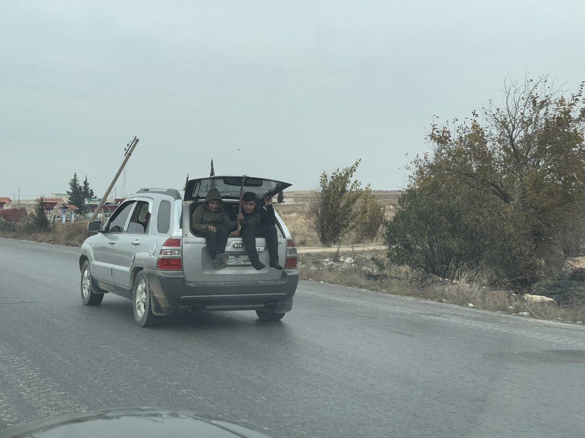 Bugün eve dönüş günü !
Çekilen çile, ödenen bedel,  verilen şehitlerin karşılığını alma günü.

Bugün tarih, bugün destan, bugün zafer günüdür…

Bugün hamd, bügün sevinç gözyaşlarıyla secde etme günüdür..

Bugün Bedir, bugün Mekke ve bugün inşallah Gazze ve Kudüs’ün kurtuluşuna