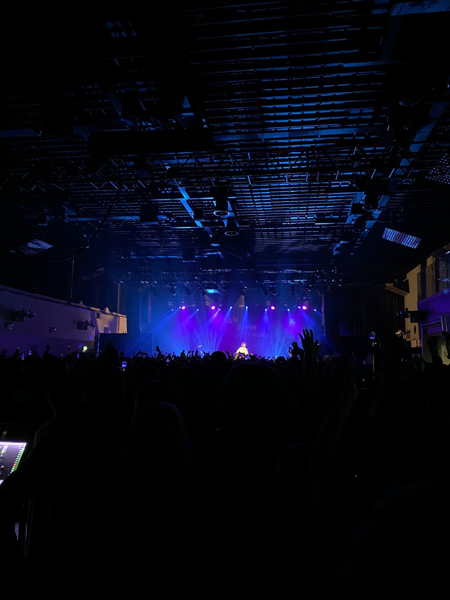 Domhill1878's tweet photo. Boss Dylan John Thomas last night https://t.co/hPBZAe2dBM