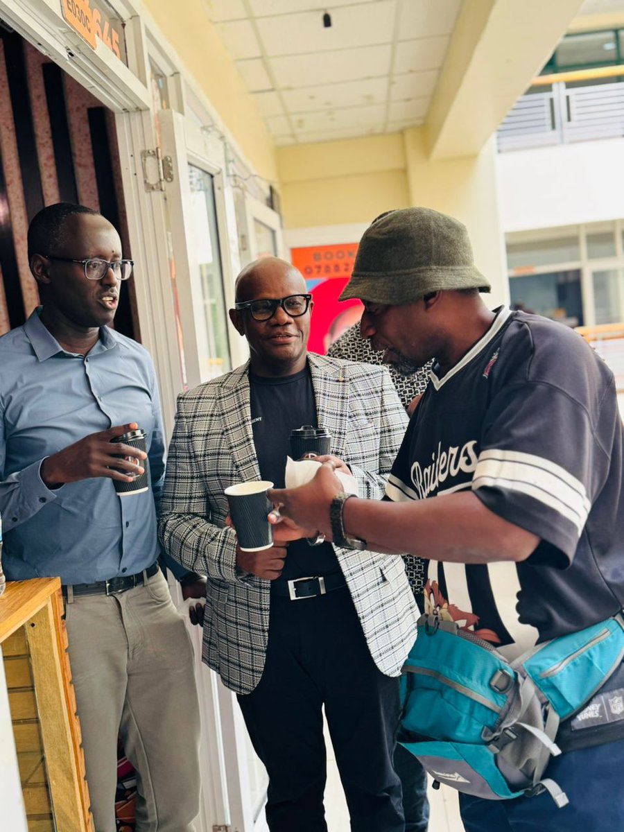 rbarwanda's tweet image. Umuyobozi w’Ishyirahamwe ry’Umukino w'Iteramakofe ku Isi,  Onesmo Alfred McBride Ngowi, yageze mu Rwanda, aho aje gukurikira irushanwa ryiswe Universe Boxing Championship,  ribera muri Kigali Universe kuri iki Cyumweru.

Biteganyijwe ko uyu muyobozi azanatangiza ku mugaragaro…