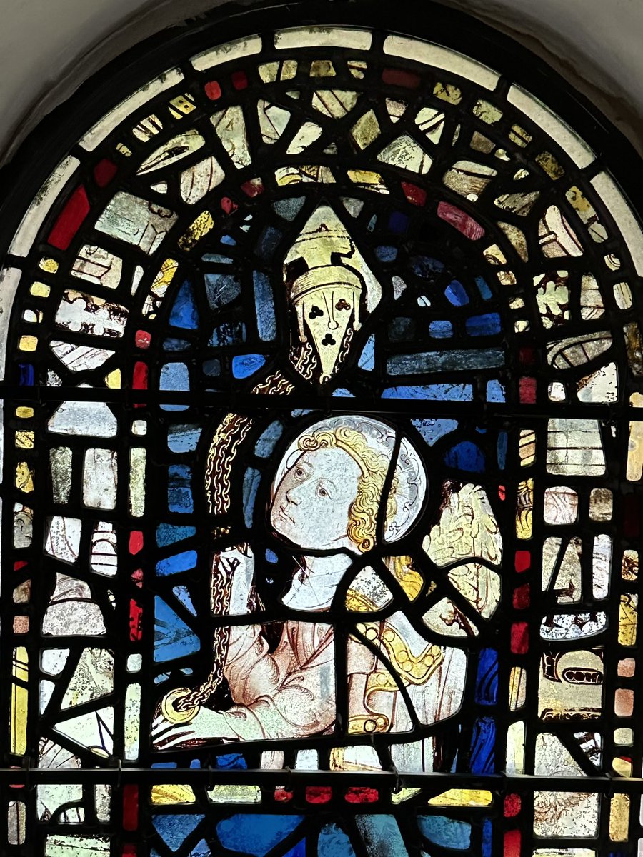 mutley7781's tweet image. St Mary’s Church, #BurnhamDeepdale #Norfolk
A censing angel.
David King (Stories in Glass 📕) dates to c1435 - c1445.
It is unclear where the glass came from, but it was probably inserted in the tower by Frederick Preedy in 1875/6 restoration
#StainedGlassSunday #AdventAngel