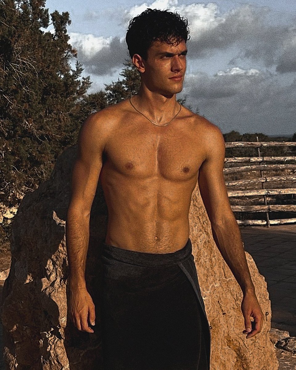 - 𝐆𝐀𝐍𝐘𝐌𝐄𝐃𝐄 𝐒𝐄𝐋𝐖𝐘𝐍 tweet media