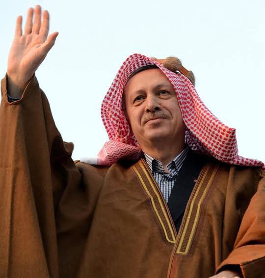 اِنَّا فَتَحْنَا لَكَ فَتْحًا مُب۪ينًاۙ

“İnna fetahna leke fethan mübina”

“Şüphesiz biz sana apaçık bir fetih verdik”

<a href="/RTErdogan/">Recep Tayyip Erdoğan</a>