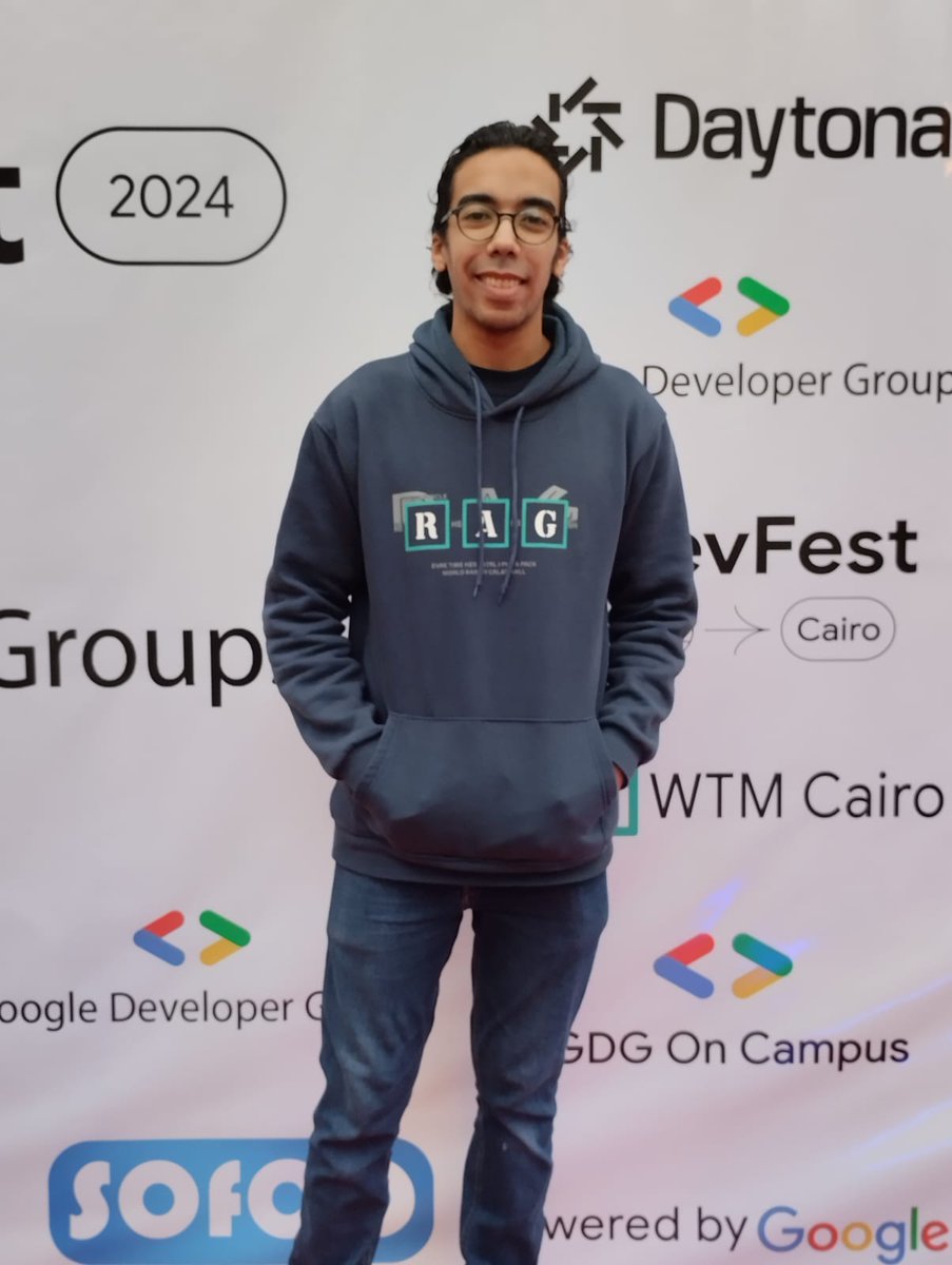Soldierjoeyy's tweet photo. ุงูุชูุซูู ุนุดุงู ูุณูุช ุงู
ุจุงุฑุญ โ๏ธ
#DEVFESTCairo24 https://t.co/S9xkXu2MzP