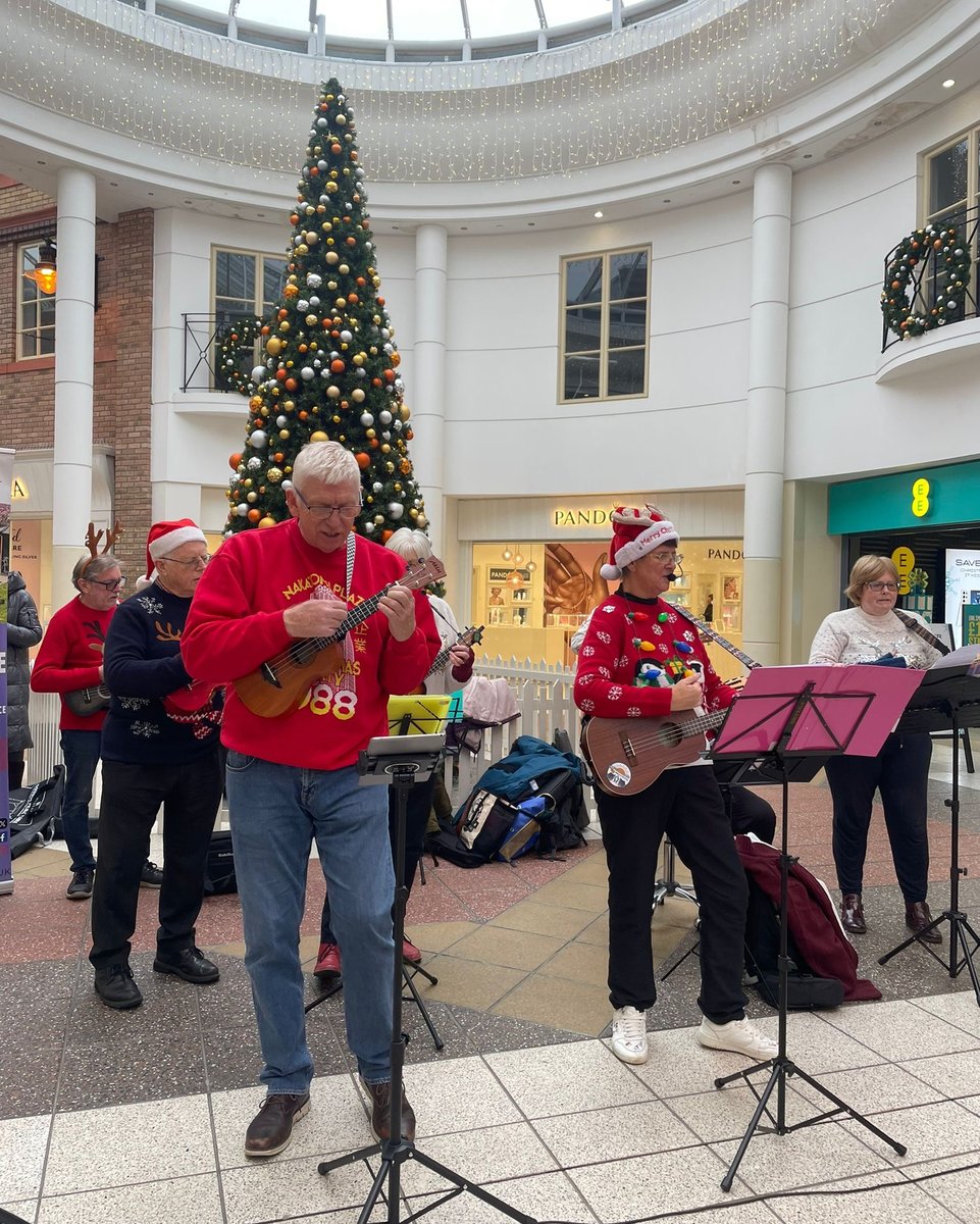 haltonhaven's tweet image. 🎄✨ We’re at Green Oaks Today! 🎶

Join us and the amazing Ukes on Track for some festive ukulele tunes that are sure to get you in the holiday spirit! 💫 Pop by and say hi – we’d love to see you! 🙌

#FestiveFun #UkesOnTrack #GreenOaks