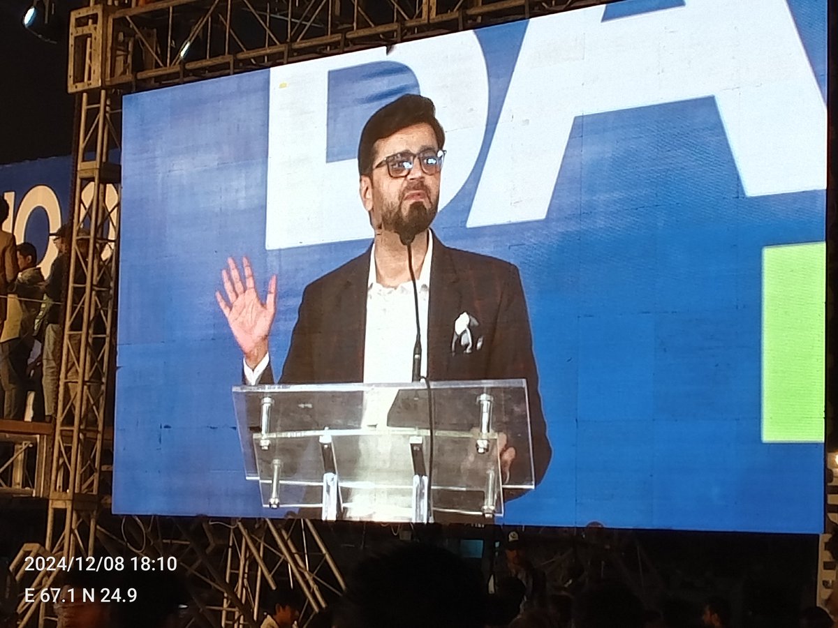 JIKarachiEast's tweet image. زاہد حسین چھیپا (اسلام 360 ایپ بنانے والے) بنو قابل 4.0 شرقی کے طلباءو طالبات کو بتا رہے ہیں کہ وہ بھی اسی طرح آئی ٹی کے ذریعے کامیابی کے اس مقام پر پہنچے ہیں۔
 
#BanoQabil #YouthEmpowerment #FutureReadySkills