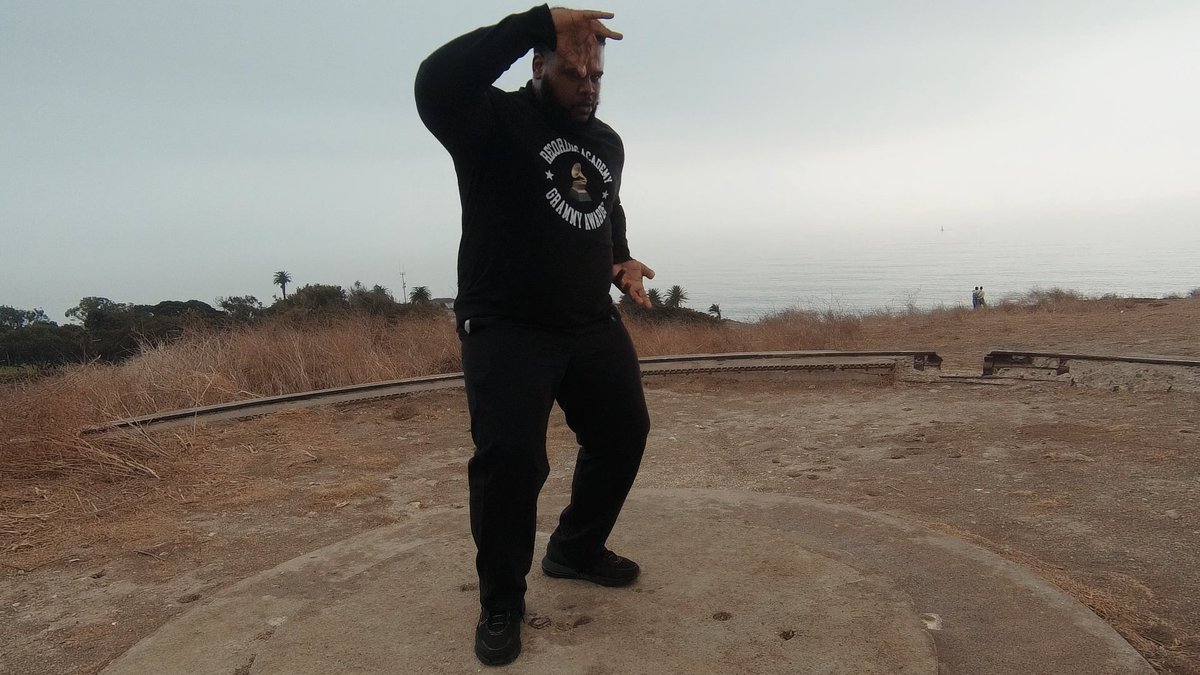 SCIDanceCrew's tweet photo. Hey everyone! Just wanted to share some stills from a shoot 2 weeks ago. We'll have some new videos up soon! 🖤 https://t.co/aBdnlqgqlT