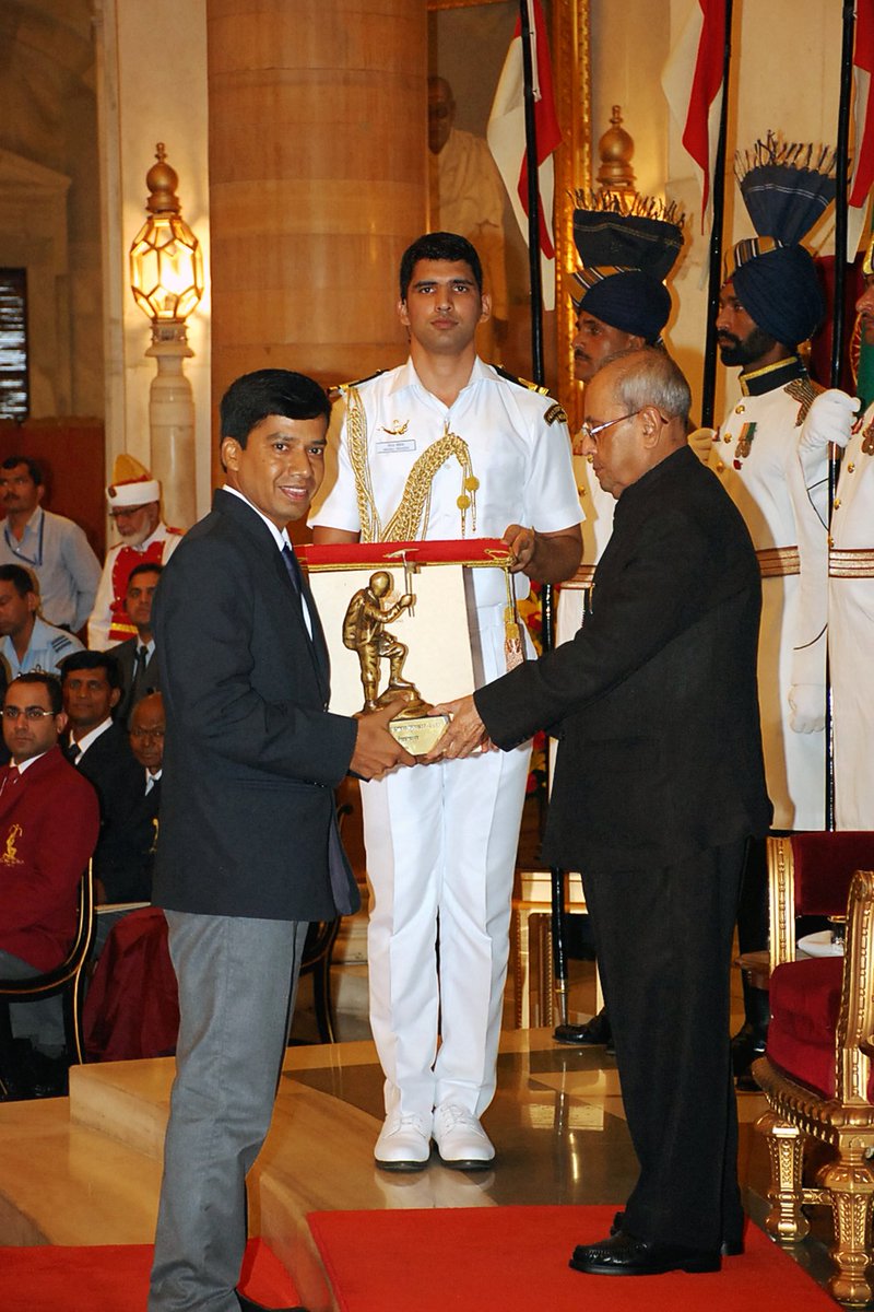 icondeba's tweet photo. In 2016, received the prestigious Tenzing Norgay National Adventure Award (the Arjuna Award in adventure sports) from the Honorable President Sri Pranab Mukherjee. https://t.co/UM8qJzLi3V