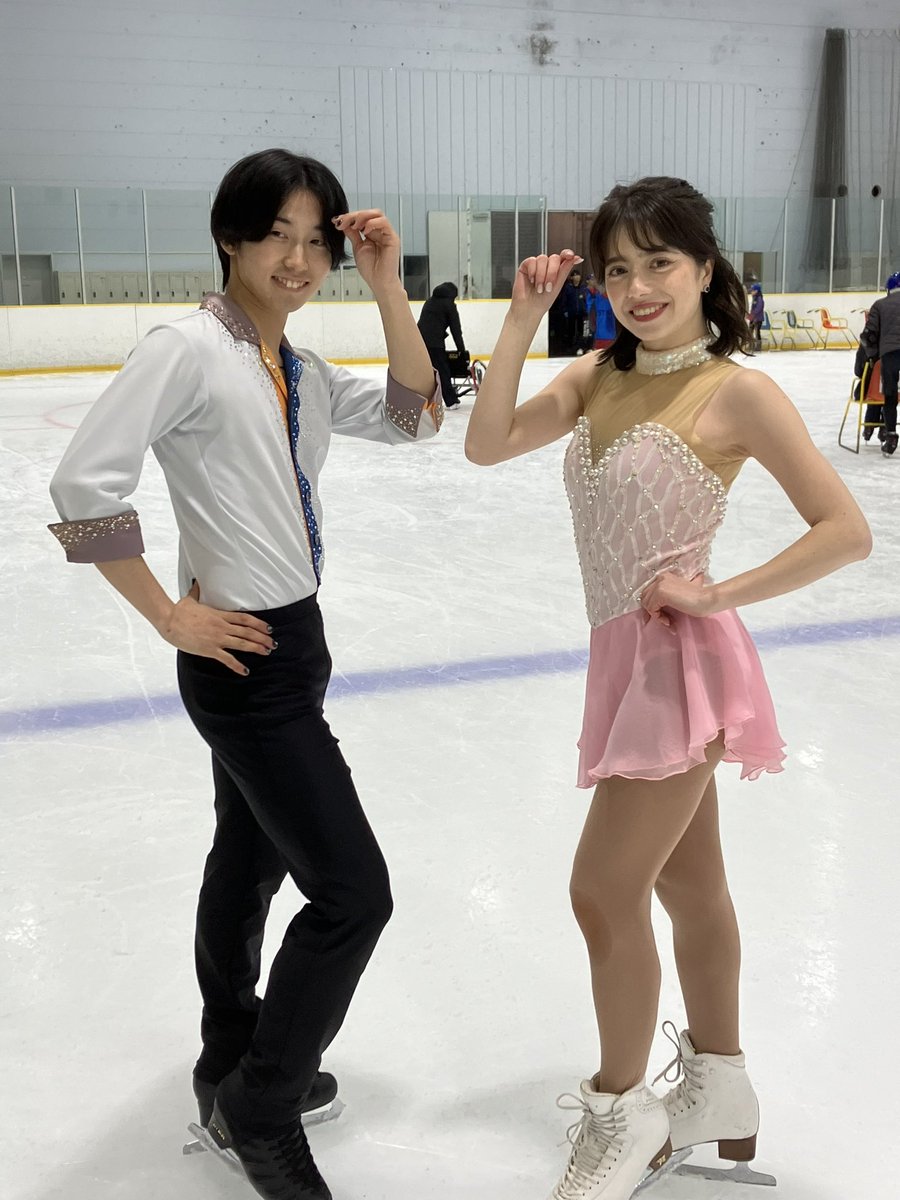 チェアスケートin千葉（2024/12/7）
無事に終了しました
参加してくださった皆さん
ありがとうございます！
今回、1部と2部の2回開催しました。
両方ともたくさんの方が参加してくれて嬉しいです！
お写真は1部の集合写真です
参加者延べ110名、ゲストとスタッフ総計で130名の盛況でした！