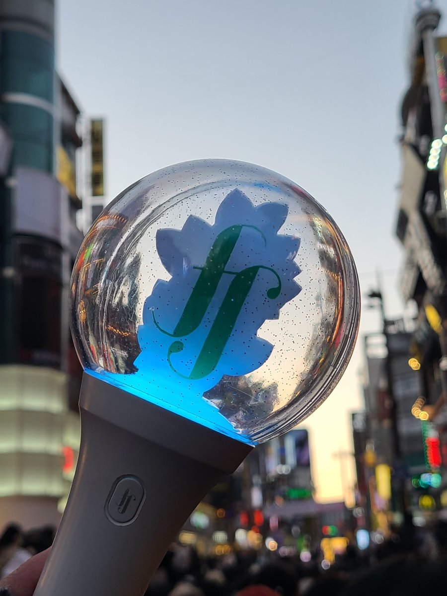 UrimThummim0505's tweet image. 어디 내놔도 넘넘 예뻐서 자랑스러운 우리 수뼐봉,,, 다른이름보단 아직은 수뼐봉이 조아서 숲별봉이라고 부르는 사람🙋🏻‍♀️ 로고랑 테두리도 복잡하게 생겻는데 숲별봉이라는 이름도 복잡하게 생겨서(?) 어울리지안ㄹ니(?)