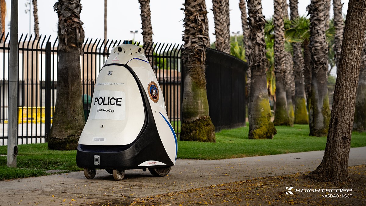 iKnightscope's tweet image. ICYMI: #CNN REPORT - #SecurityRobots join the ranks of human guards. How will you interact with robots as they continue to become more advanced and more commonplace? 
Read article here - loom.ly/ITaiuMU