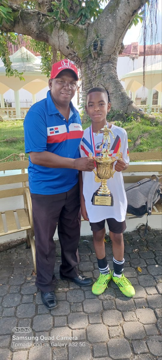 afeyjmr's tweet photo. La Asociacion de Futbol de la provincia El Seibo, en el día de ayer Sábado obtuvo el primer lugar en tres categorías en la final de la Liga Evolution la cual lleva 5 años realizándose en la región este con más 800 niños y niñas participando.  Felicidades a José  director tecnico https://t.co/yCJkXlWnDs