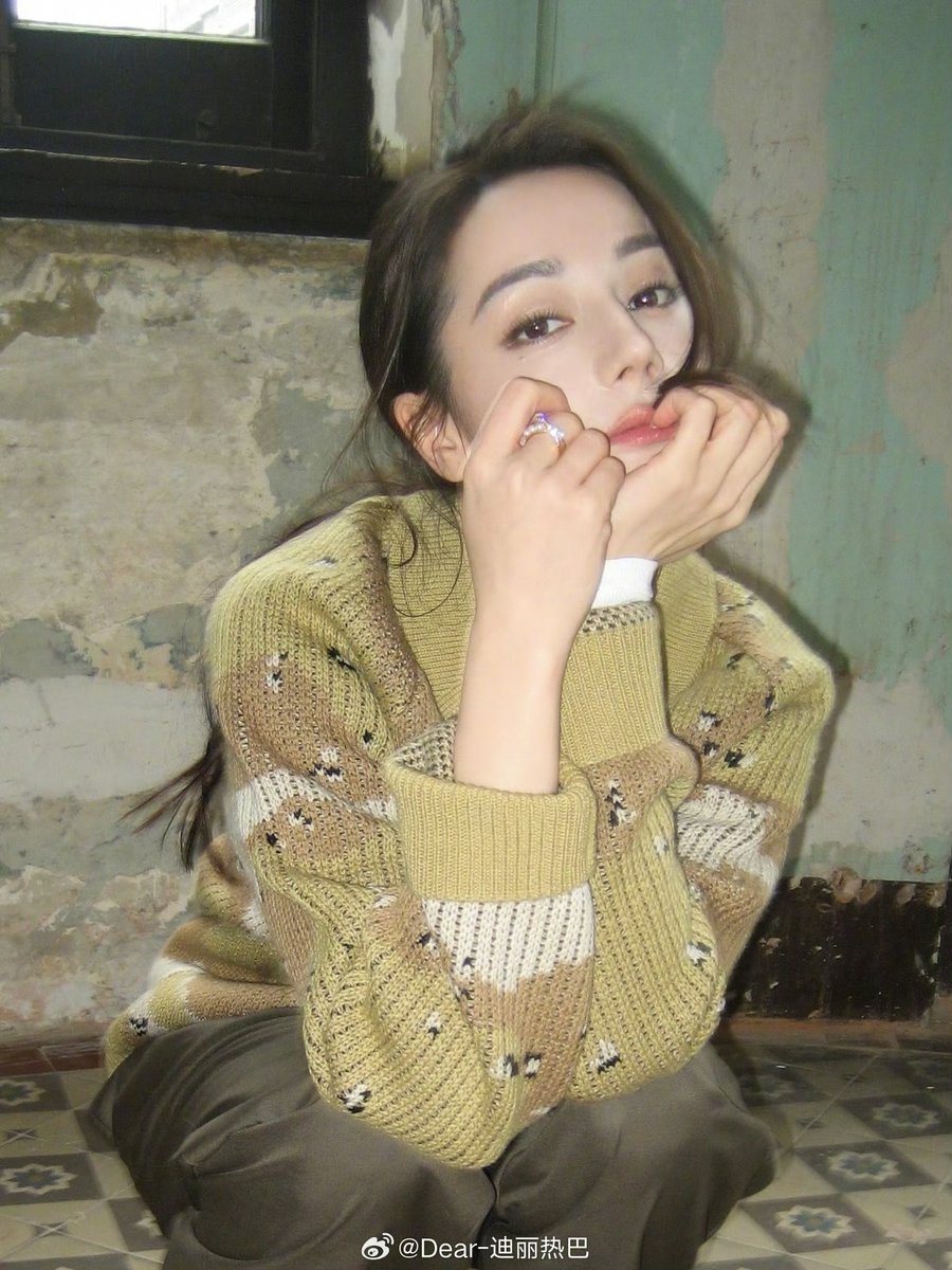 #Dilireba shares new snaps

More - weibo.com/1669879400/510…

#dilraba