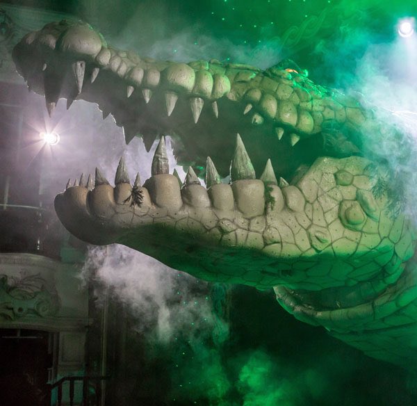 theillusionists's tweet photo. Our crocodiles are getting hungry!!! Watch them in Pantomime at Glasgow, Belfast, Milton Keynes, Nottingham and Birmingham………… #effects #twinsfx #pantomime #crossroadspantomime #wedesigncreatebuildandinnovate #LondonPalladium #brandneweffects #xroads #panto #neweffects https://t.co/15yPQsuhsD