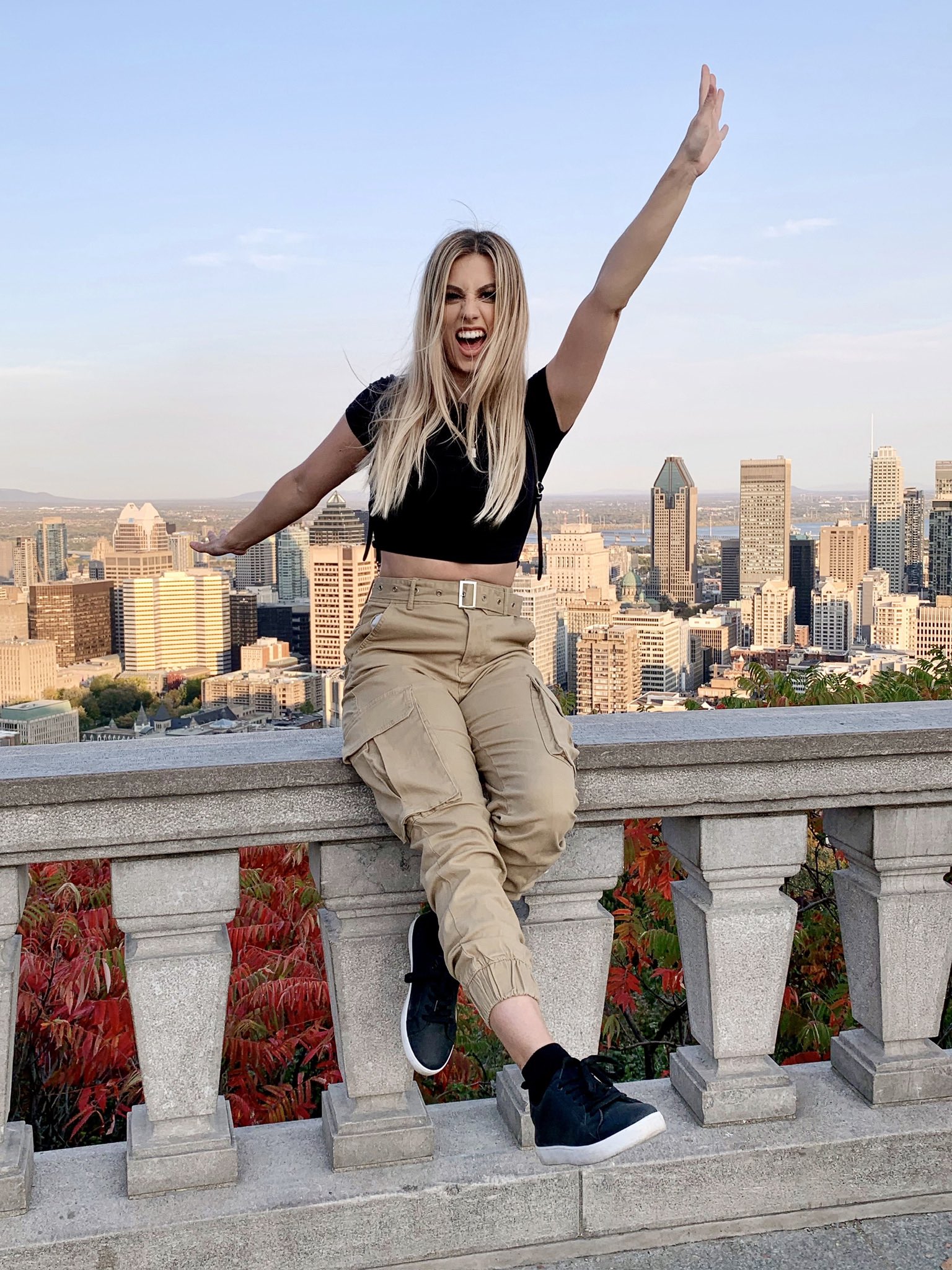 1 pic. Let’s staaart !!!!! Yeaaahhhh !!!!! #October #Montreal #WhereIWasBorn 😜🤪🍁🥰😘❤️ https://t.co/S8yXoyyTTd