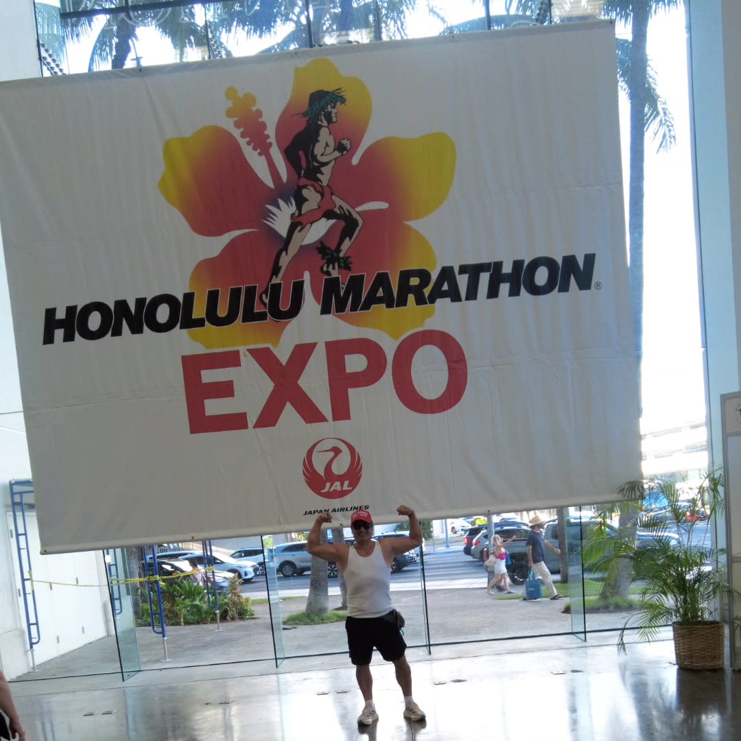 As you start to walk on the way, the way appears.” --Rumi -&amp;- 
Yolda yürümeye başladıkça yol belirir.” --Mevlana

Herkese selamlar , 2 saat sonra Honolulu Marathon Start alacak, Sevgilerimle⭐🔥🇹🇷🧿🌟❤️🇺🇲😘🏃🏅

#HawaiiFB #honolulu #Americans #Turkiye #NewYork