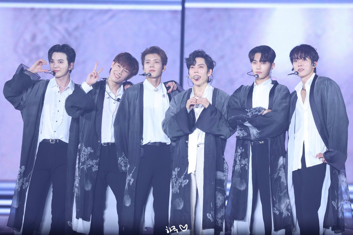 even_haru's tweet photo. 241208 LIMITED EDITION

인피니트 사랑해💛

#인피니트 #INFINITE https://t.co/QRSRxBwoF6