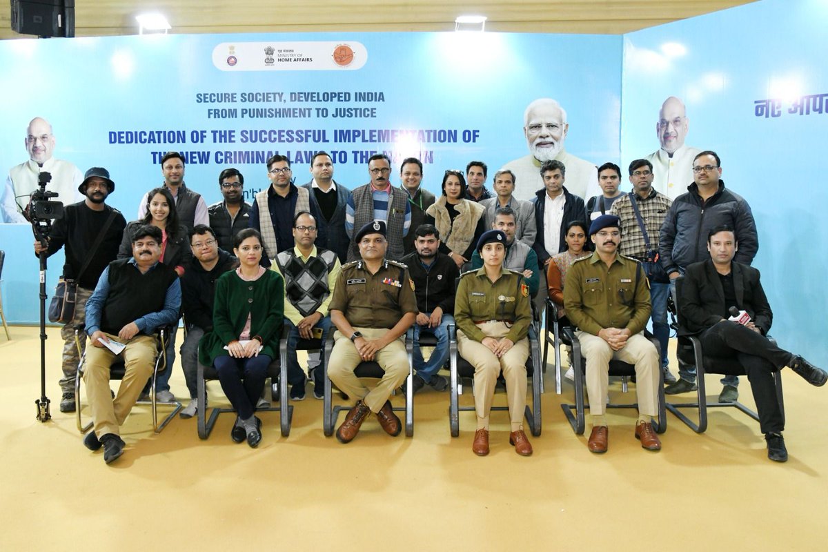 National media delegation visited Thematic display site on New criminal laws and briefed by DGP, S.S Yadav,highlighting the vision of providing justice through technological skill upgradation,faster investigation, trial in time &amp; thus accountable, responsive &amp; scientific policing